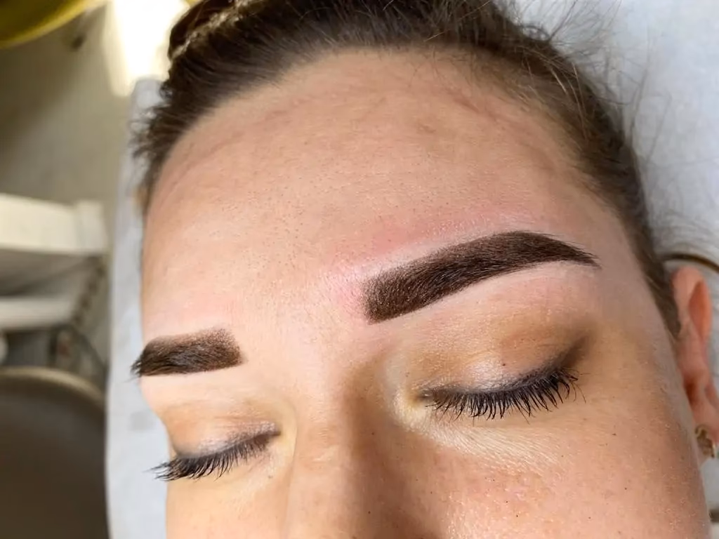 Ile kosztuje makijaż permanentny brwi w Kielcach?