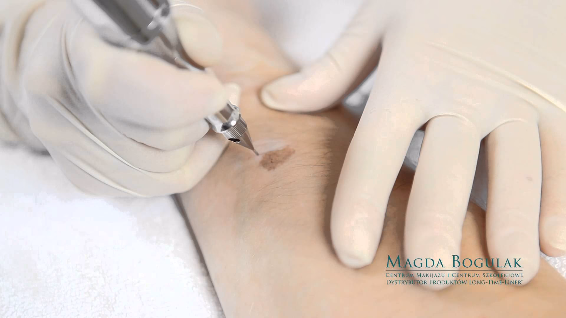 Czy przy bielactwie można zrobić makijaż permanentny?