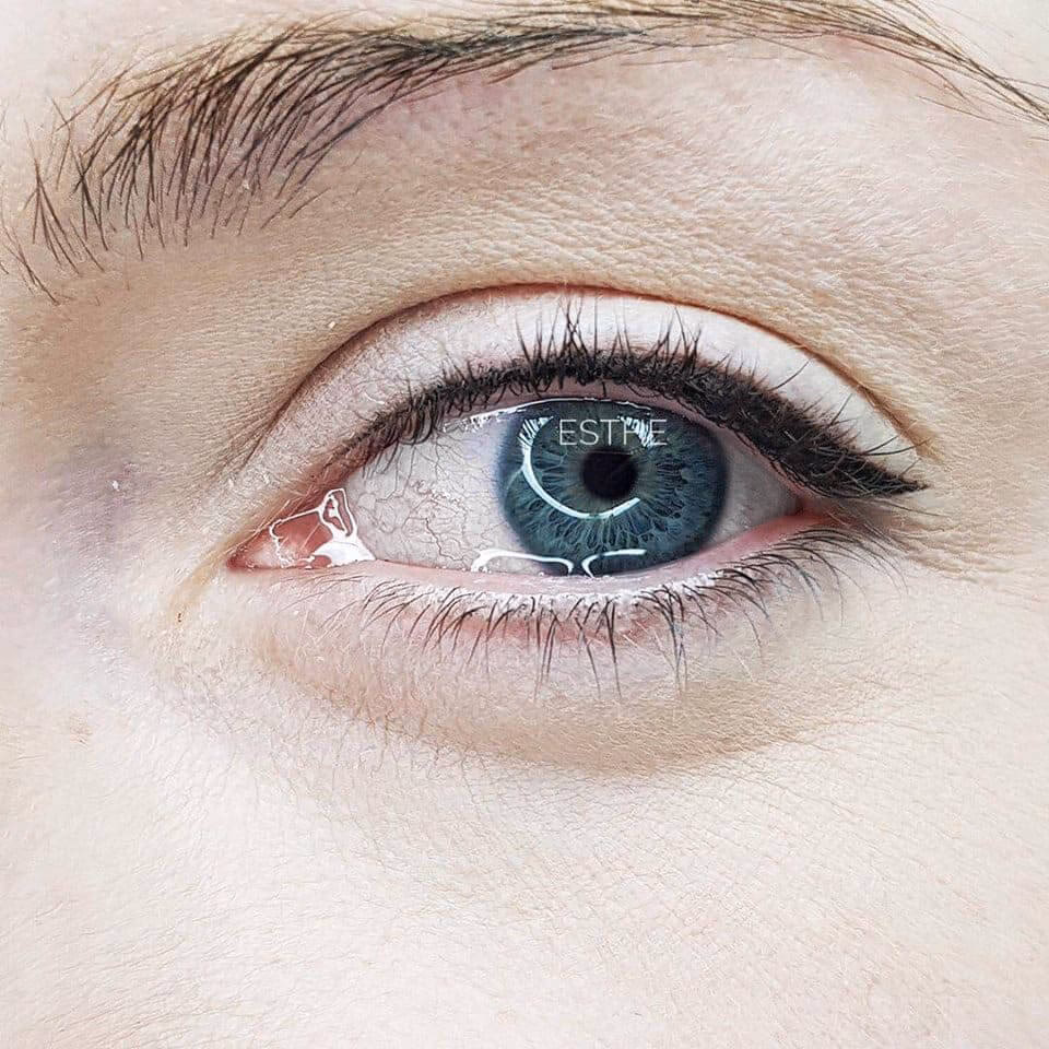 Czy makijaż permanentny oczu jest bolesny?