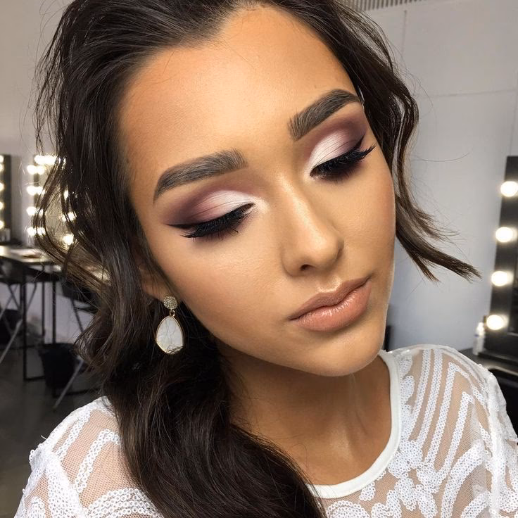 Jak uzyskać matowy makijaż?