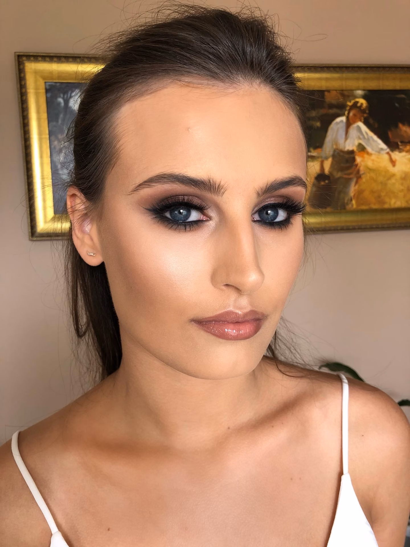 Czy mocny makijaż niszczy cerę?