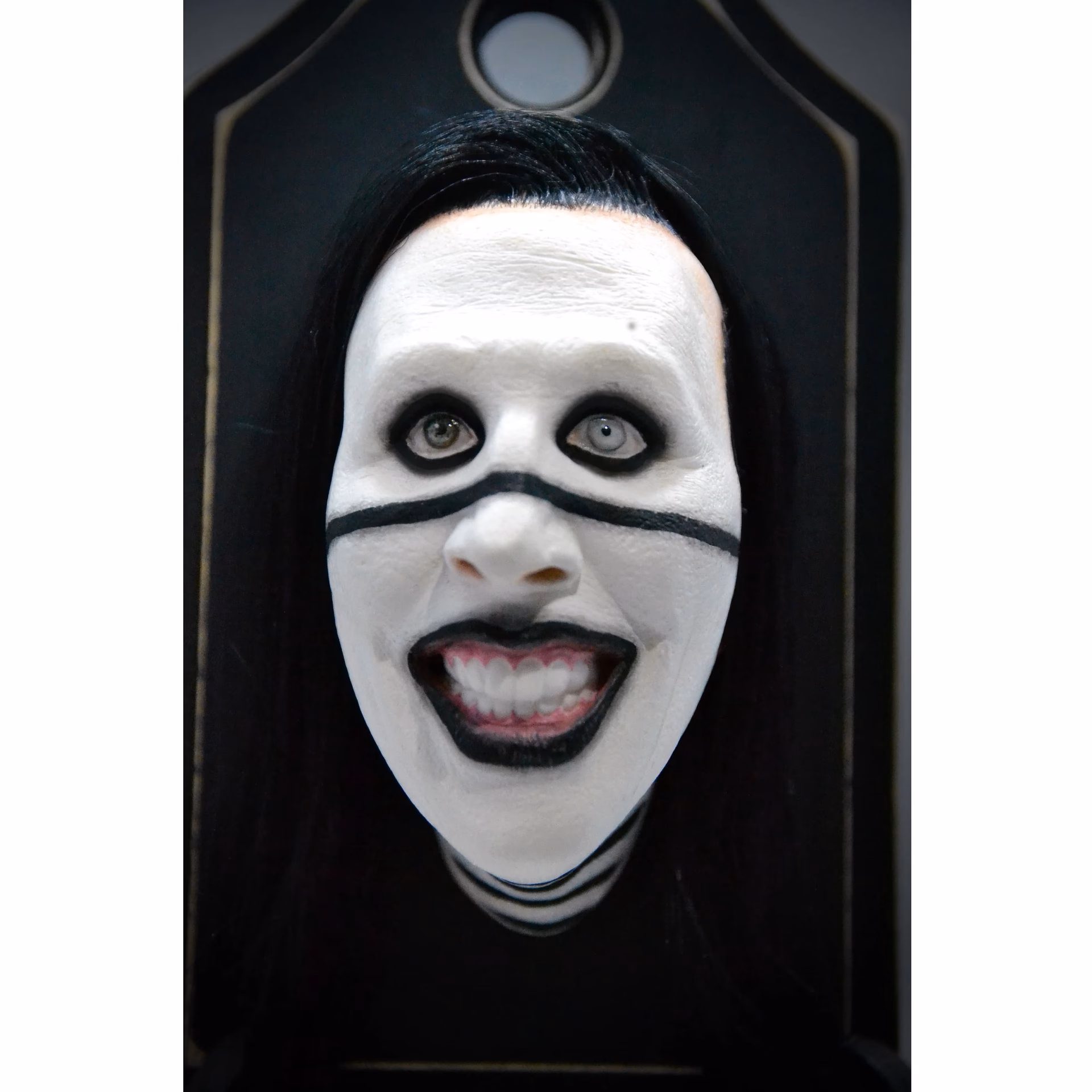 Czy Marilyn Manson nosi makijaż?