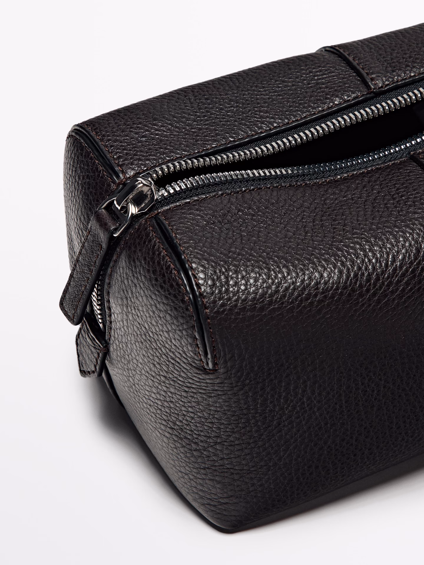 Czy Massimo Dutti to to samo co Zara?