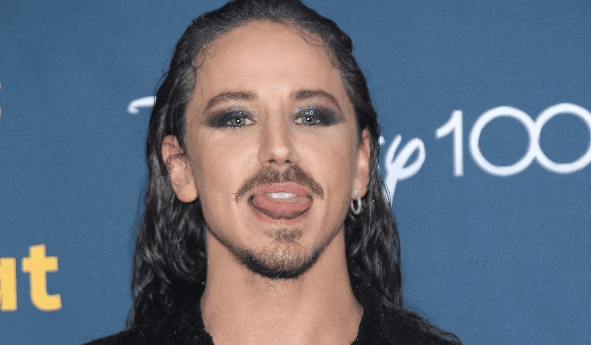 Dlaczego Michał Szpak maluje paznokcie?