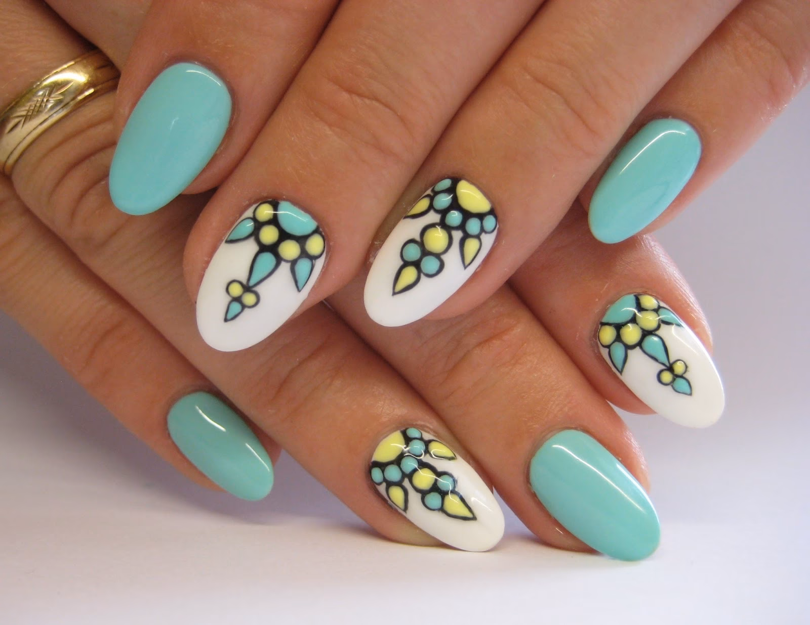 Czym są paznokcie strukturalne?