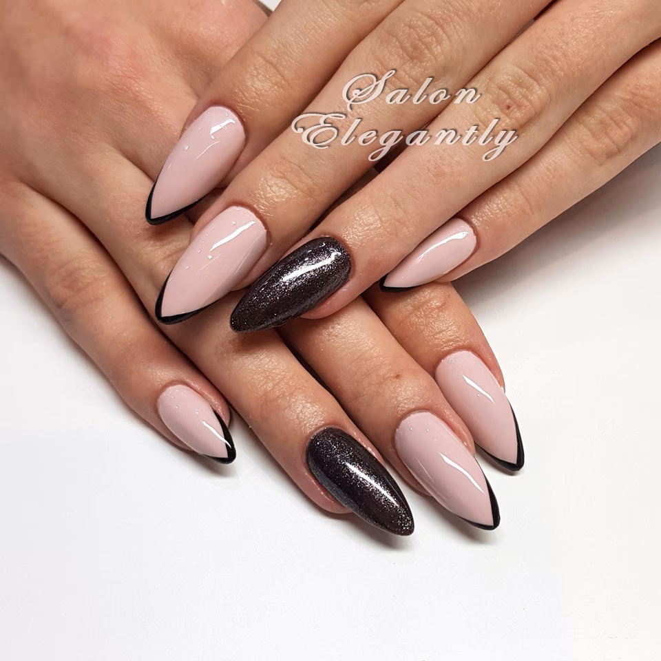 Co oznaczają czarne paznokcie typu french?