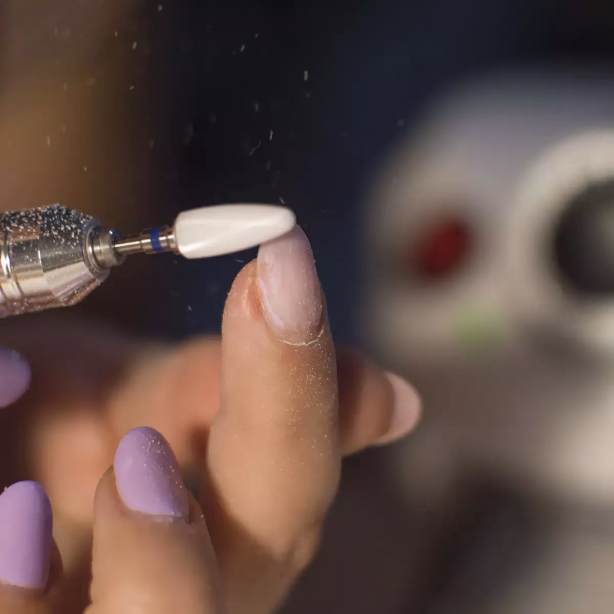 Czy robienie paznokci żelowych w domu jest tańsze?