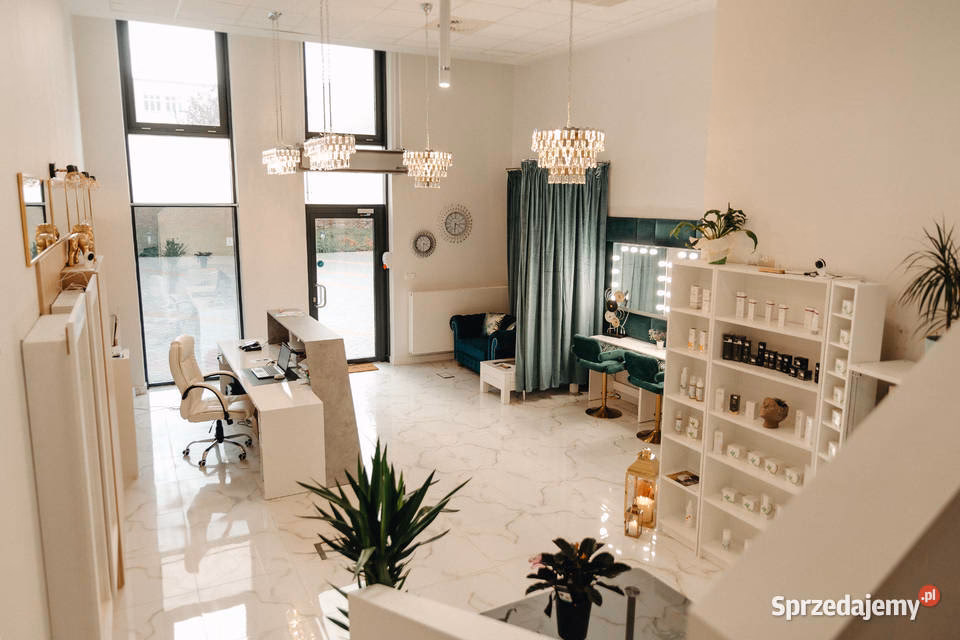 Ile zarabia przedstawiciel handlowy kosmetyki?