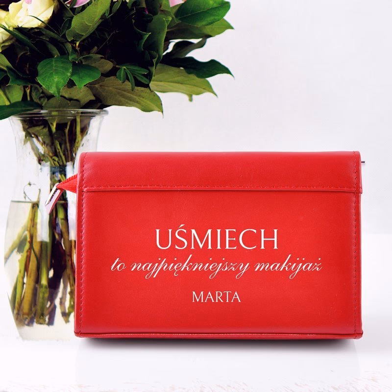 Co oznacza stwierdzenie, że uśmiech jest najlepszym makijażem?