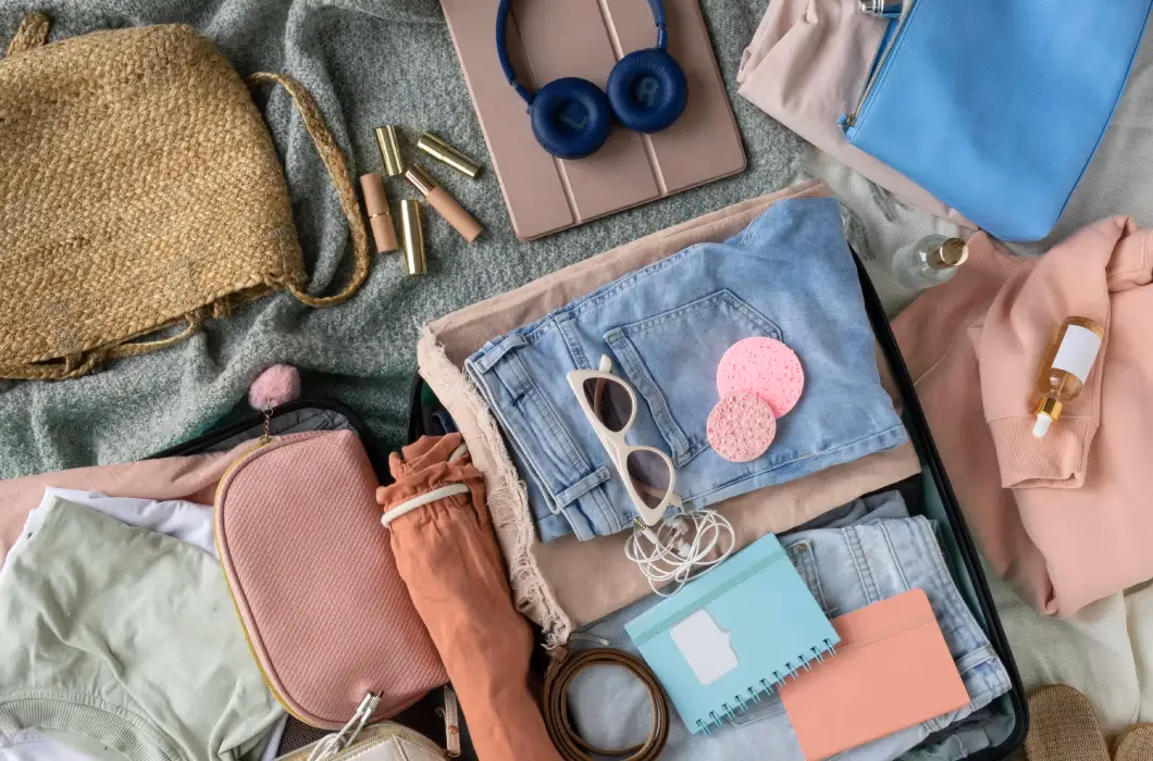 Co należy zabrać do kosmetyczki na wakacje?