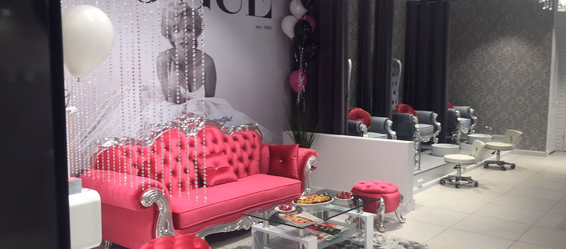 Czy jest szatnia w Wola Parku?