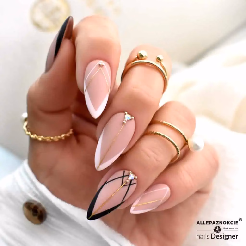 Na czym polega zdobienie paznokci w salonie?