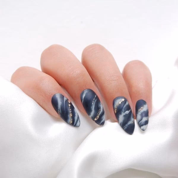 Jak usunąć lakier do paznokci NeoNail?