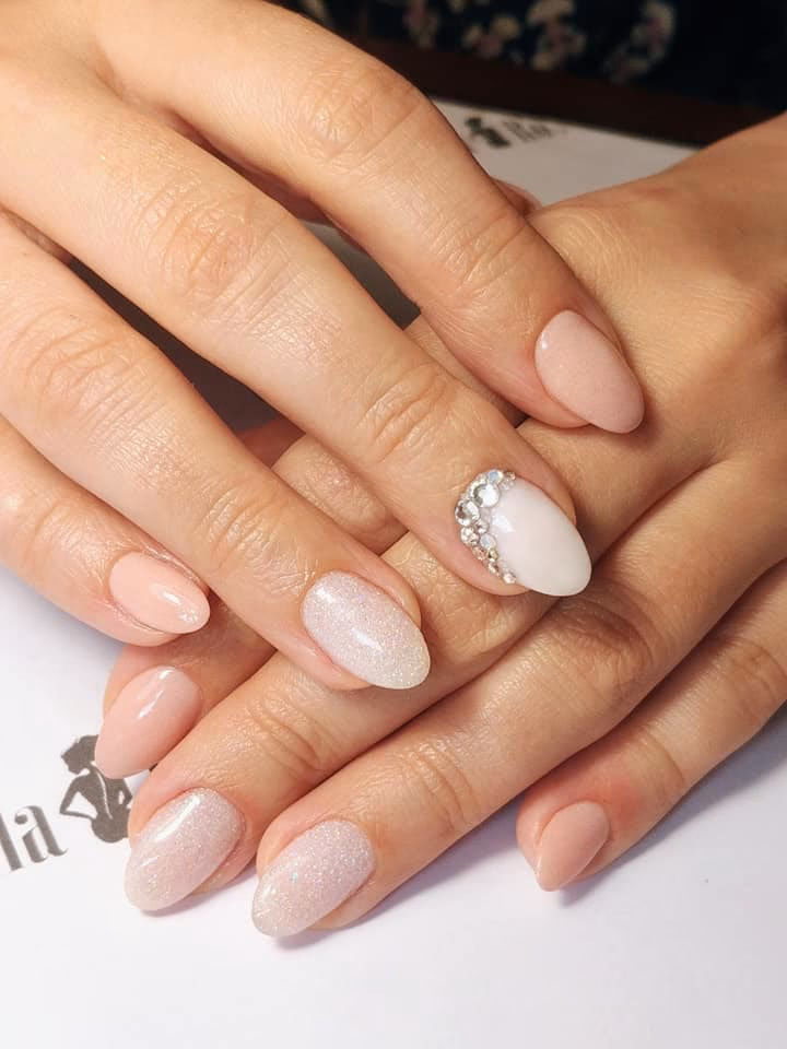 Ile kosztuje żel do przedłużania paznokci?